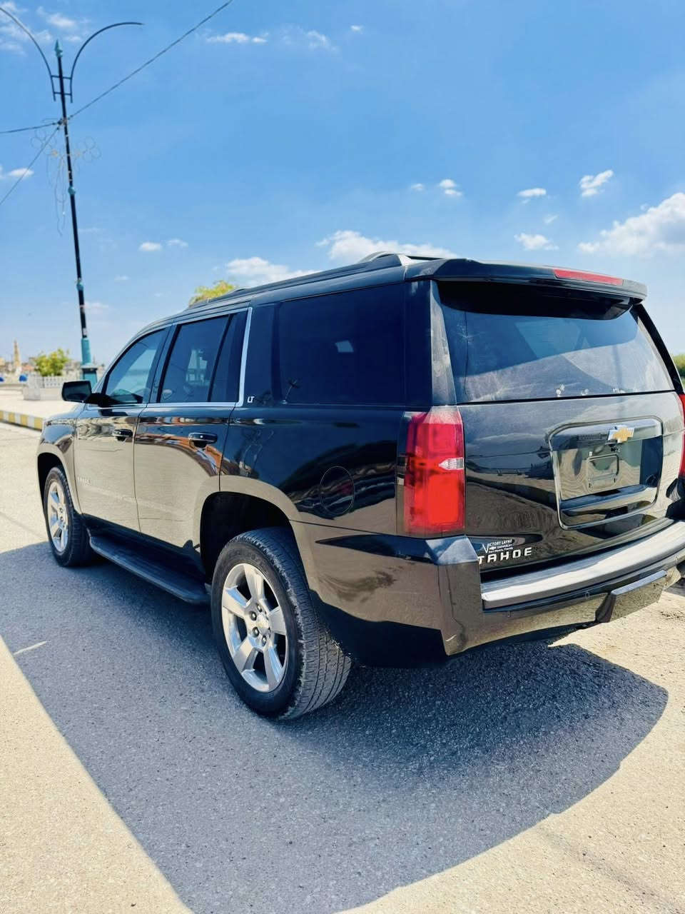 تاهو موديل 17 ضباط بغداد
ضرر موضح بل صور بنيد فقط بدون دواخل 
ماشيه 180
مواصفات LT 
فتحه 
بصمه 
دواخل جلد لون بيجي
رادار 
فولل للاخير 
مكان ناصريه 
***********
