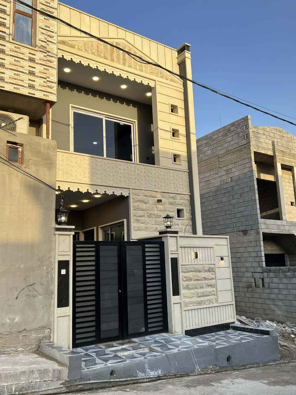 📌دار للبيع في موصل حي السماح للمربع الذهبي 🏠
قرب المدرسه الصينيه 🏠
تسليم مفتاح فول مفول 📏
 واجهه 5نزال  20   المساحة 100م📏
 طابق ونص ط1غرفه نوم وهول وأستقبال وصحيات ومطبخ وكراج ط2📏
 غرفتين نوم وهول وصحيات وسطح زيرو تسليم مفتاح الموقع حي السماح   الاستفسار اتصل ع الارقام 🏠
0751835312 ابو اسماعيل🏠📍
*********** ابو عبدالله 📍🟢
*********** عبود 📍🟢
*********** ابو عبدالله 📍🟢
*********** ابو اسماعيل📍🟢
***********📍🟢
