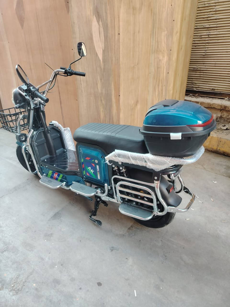 السلام عليكم 
دراجه شحن للبيع اي نقص مابيها بطاريات 7 عالفحص بعدهن جدد والدراجه جديده 
السعر 900 قفل


**إذا كنت صاحب هذا الإعلان وتريد حذفه لأي سبب، رجاءا أرسل رسالة إلى الدعم الفني**