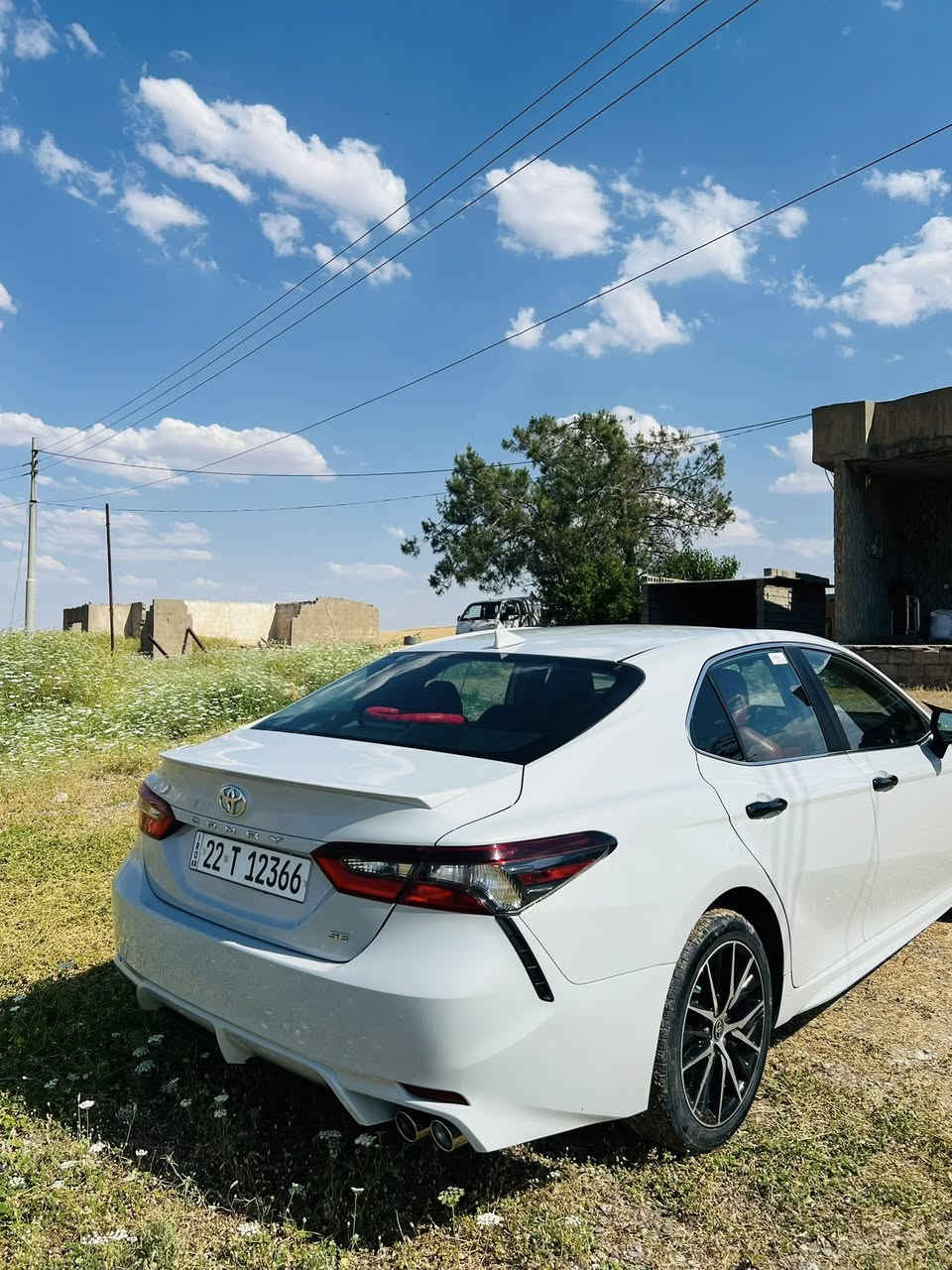 TOYOTA Camry  2023. SE
سەیارەکە کلینی ئەمریکایە  210,000 K,M رۆیشتیە رەنگی سمنتی  کوشن کارەبای چار تایەی نۆئی لەبنە مۆدی لێخورین ئیکۆ نۆرمال سپۆرتە بەنسبەت سەحری 220.    رەقەم تەلەفۆن ***********
