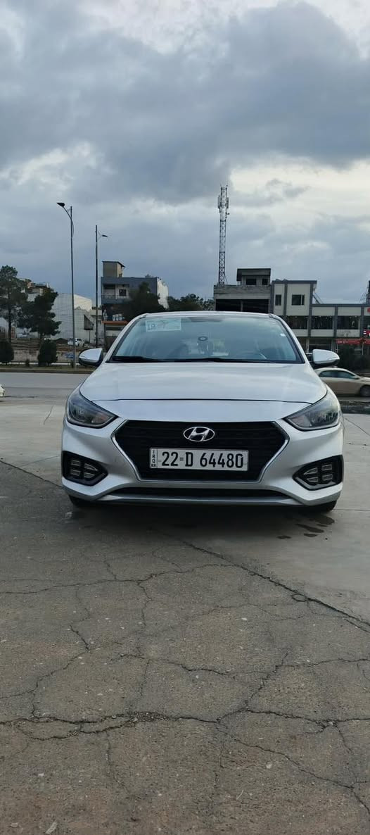 للبيع  اكسنت مديل2020 اي حادث مابيها  رقم اربيل انكليزي سياره مكفوله كفاله عامه يعني حته كمبيوترفحص شرط نقص مابيها اسبيرمنازل شركه شاشه كامره بلادي مانع انزلاق تحكم ستيرن  كيراوتو وعادي محرك وكير شركه تبريد تدفئه كله شغال سياره ماشيه 100الف سياره فول بس فتحه سقف مابيها مكان سياره سليمانيه السعر 130وبيها مجال قليل مكان سياره سليمانيهه
***********
