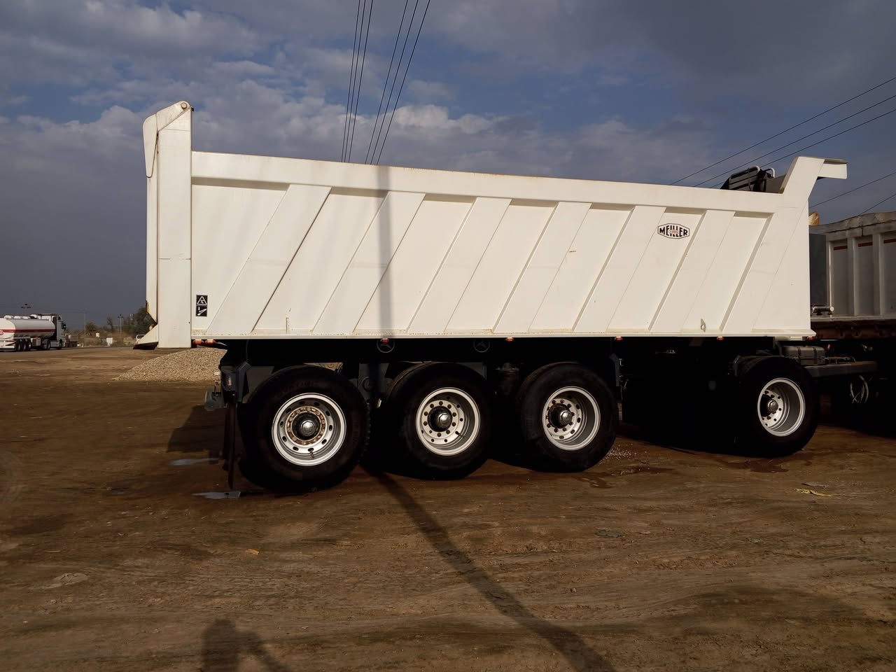 البيع مقطورة مايلر تفصل 2024هاشم الباوي طول 735 رتفاع 150شاصي 14 دناكير 16 تخم تاير ياباني 
مكان صويرة ***********
