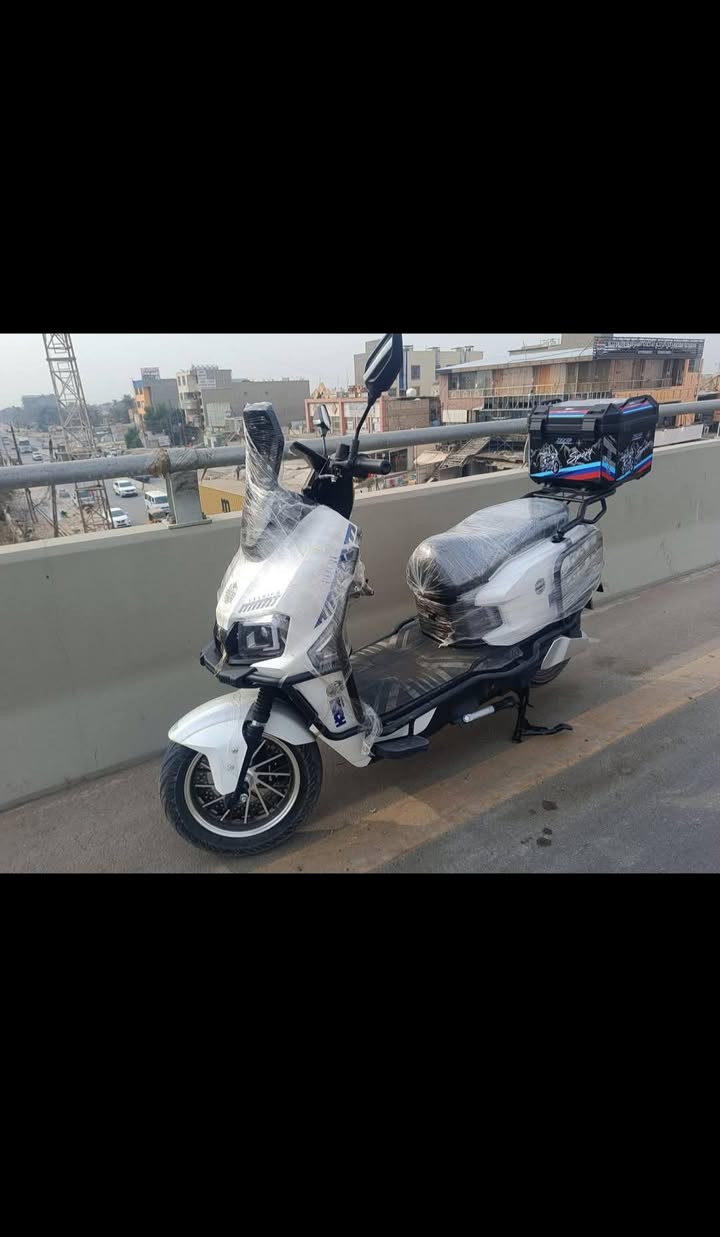 سلام عليكم دراجة صاعقه شحن للبيع فول مواصفات ملف 2500 بطاريات مسطره 38 امبير سرعتها 80حقيقي. وبالعداد يقرا 110. صار لي شهرين من اشتريتهه
 سبب البيع (مطلوب فلوس ) السعر 1000000مليون
للاستفسار ***********
