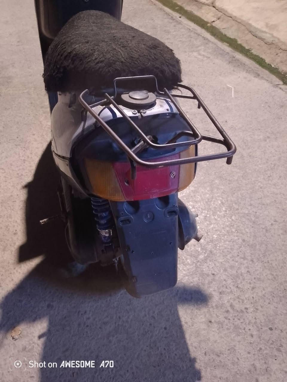 بزون للبيع شاصي شرط لا كسر ولا فطر معمر مره واحده ومعدل فول السعر 175بي مجال التواصل عل رقم ***********
