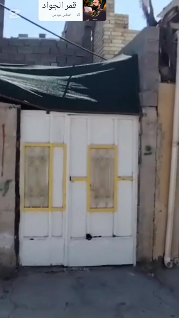 السلام عليكم
بيت البيع  المساحة 100 

البيت طبقين الطابق الثاني هيكل السكف 

يرهم قصد وحاظر الستفسار 

***********
