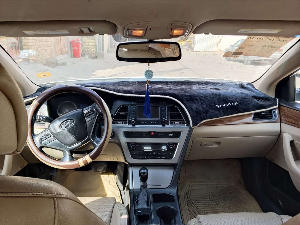 للبيع سوناتا موديل 15 وارد امريكي رقم نجف السعر (120)او بيها مجال فول عده الفتحه ***********
1 بصمه 

2 مري شفط 

3كشنات جلد 

4حساسات 

5تبريد قطعتين
