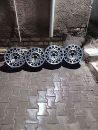 للبيع حجم ١٥ يرهم كلايزر ب١٤٠ وبيه مجال ت ٠٧٨١٢١٣١٠١٨