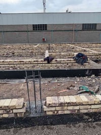 خلفه بناء ولبخ شرط نضافه ولتزام بل موعد 07833505794