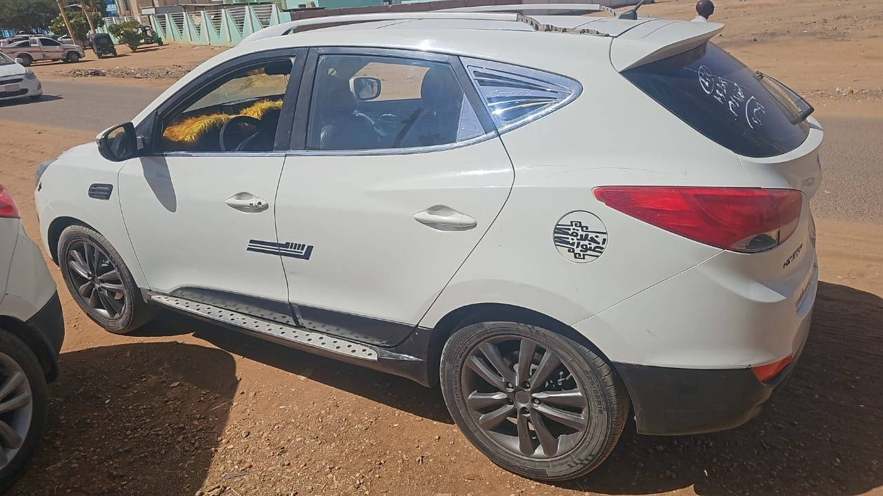 توسان 2012 
كوري أصلي
العربيه فتحت سقف بانوراما 
بصمة برة جوة فل اوبشن دفع رباعي
مكنة جربوكس صالون فل 
سعر فرقه 
مطلوب 48قابل للتفاوض المعقول
عمولة العرض 500 الف من مشتري 
مكان المعاينه أمدرمان الثورة 
التواصل واتساب 0962071224 مكالمات: 0996190505


**إذا كنت صاحب هذا الإعلان وتريد حذفه لأي سبب، رجاءا أرسل رسالة إلى الدعم الفني**