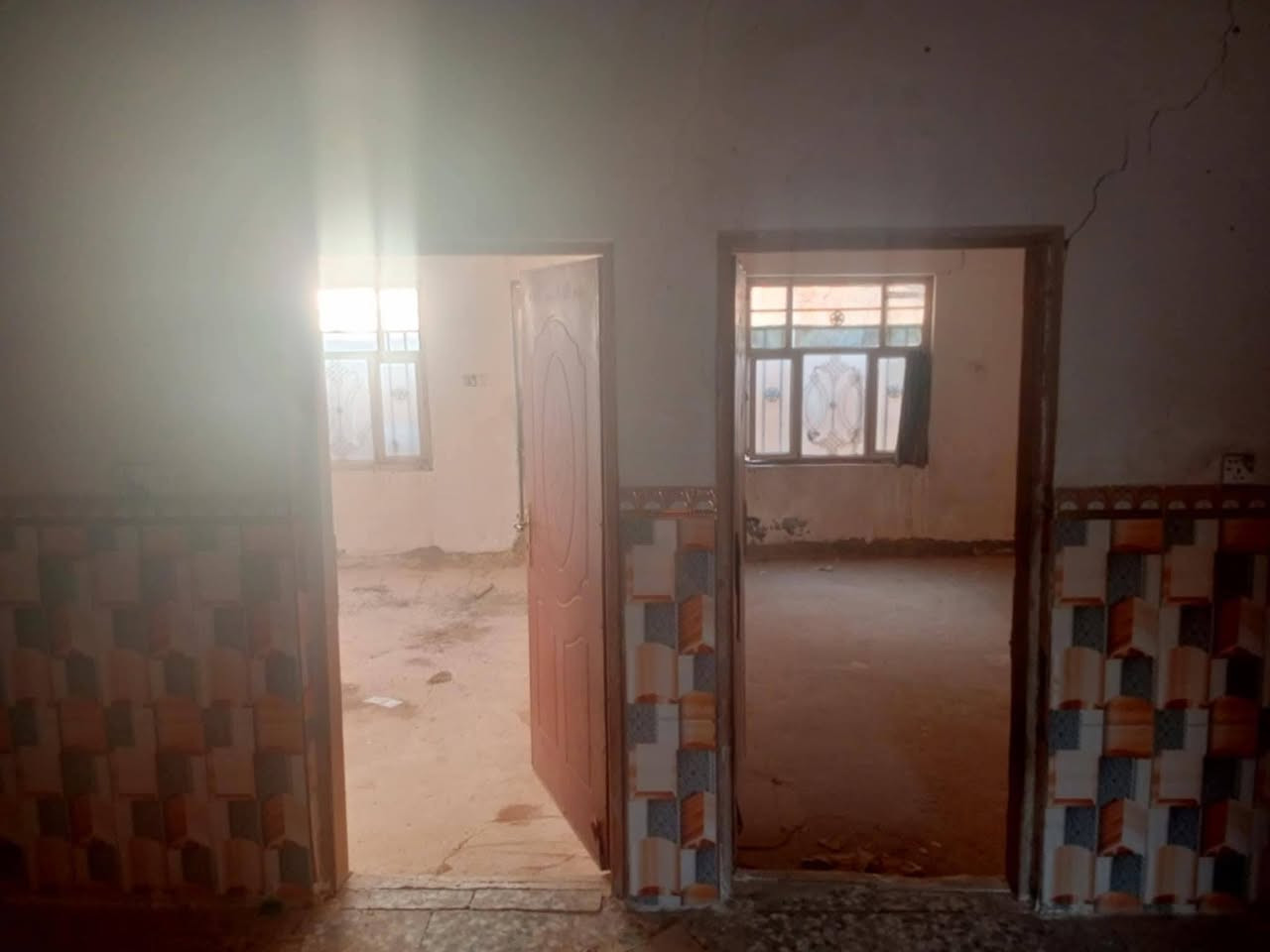 سلام عليكم بيت بسبع قصور شارع ابو احمد يم لحميد لبيت قريب عل شارع رابع بيت بل فرع مساحه ١٥٠بلوك عكاده عوزه ترتيب سعر ٤٥ وبي مجال ويرهم قصد مقدمه ٢٥ رقمي *********** واذ مراوس هم عادي
