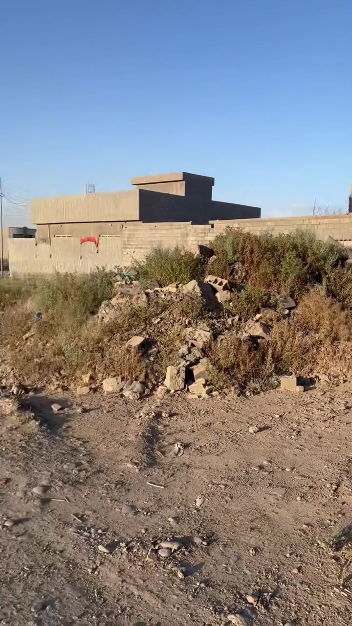 سلام عليكم نص  قطعة ارض في جمعية الإمام مساحته 125الواجه 6 وربع النزال 20 نهايت التبليط بصفه طابو ملك صرف 
فرع فوج المغاوير باقي التفاصيل *********** ومتوفر كافة العروض القطع الاراضي
