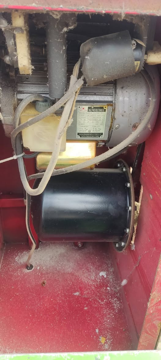 سلام عليكم خالعه للبيع جديده ما نقصها شي مكاني حله بكرلي وتساب ***********
