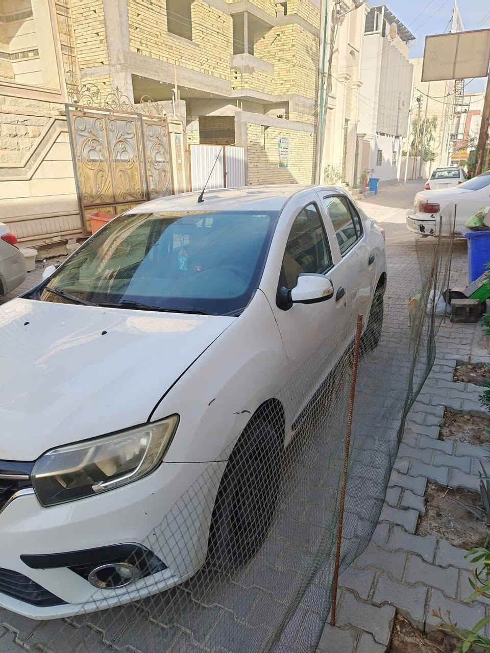 رينو سمبل ١٧ خليجي اصوليه بس بدون تحويل ابيعك ادوات كير محرك تبريد السياره جازه ماناقصه شي ٤٣ وبيه مجال قليل مكاني بصره ***********
