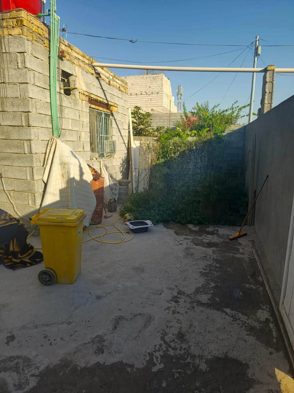 بيت 150 متر للبيع ثلاث غرف وصاله ومطبخ وصحيات على شارعين بسعر 53مليون
مكتب حازم البديري ***********

