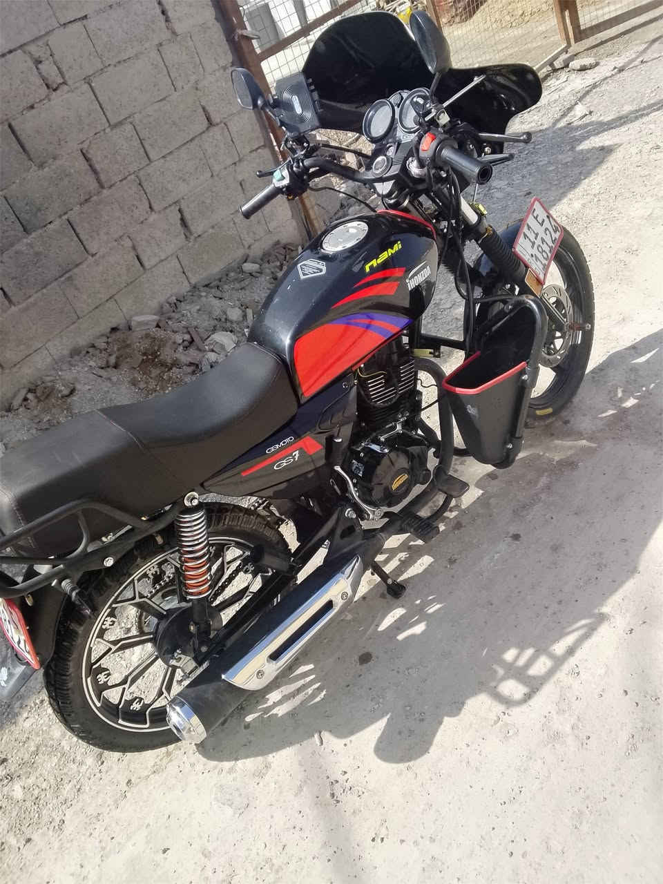 سلام عليكم دراجة لبيع نامة برو نضيفة محرك مكفول مرقم رقم انكليزي بسمي مكاني بغداد  شعلة سعر 1500
***********
