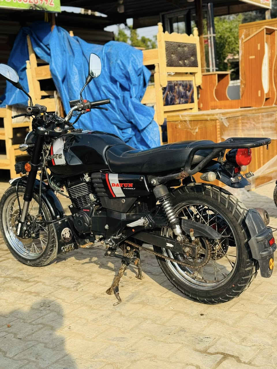 ياالله السلام عليكم ورحمة الله دراجه دايوان لايتي اوراق اصولي وكمرك 6اوراق دراجه مكفوله من التصليح بس التانكي بي خسفات فقط للبيع مكانهه المحموديه 
السعر 1300وبيهه مجال للشراي للستفسار 
*********** 
***********
