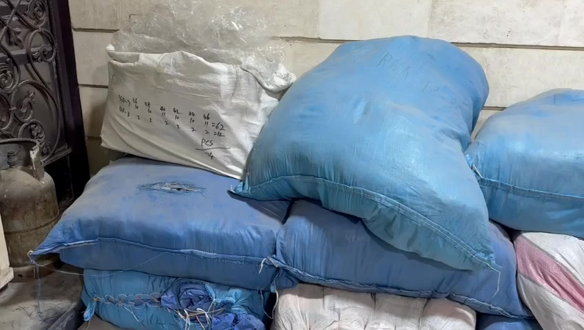 السلام عليكم اخوان
عندي هذني البناطير كمية 12 شليف جديد مو باله ولاشعبي
موديلات ثكيله وجوده قوية  ولادي بناتي
العمر يبدي من سنه الى 17 سنه
للاستفسار اكثر ***********
مكاني بغداد مستعجل على بيعتهن
اخوان حت الي يعرف احد يشتري لايقصر واكونلكم ممنون
