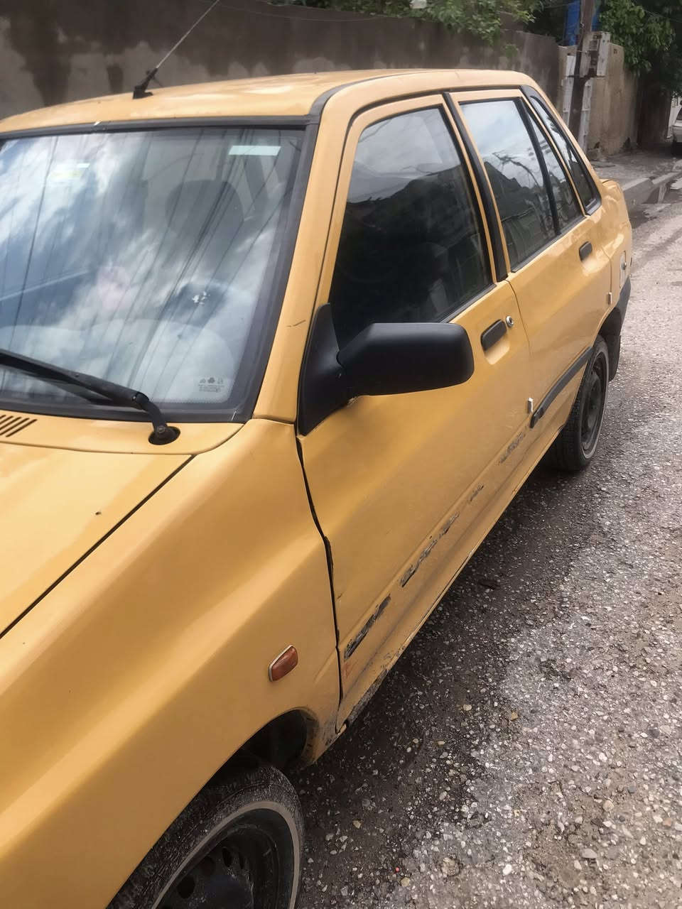 سايبه للبيع موديل ٢٠١١ سنويه باسمي بيها شويه خياسات مكينه مكفوله سياره حلوه كاعده يحتاجلها ترتيب السعر ٢٣ وبيها مجال للشراي العنوان بغداد الدوره المهديه الثانيه الاتصال على الرقم *********** وليد
