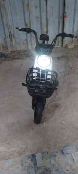 السلام عليكم دراجه شحن حجم 14
4 باتريات 
سرعه 60 
تمشي 25 كيلو 
بصمه+مفتاح 
لايت تشغيل ضعيف وبي قوي 
الدراجه شحن وبيها بايدر يعني تصير هم بايسكل وجديده بعدها مثل بصوره كدامك 
شاشه للشحن وليس للسرعه سرعه ثابته 60 
للتواصل والاستفسار على الرقم التالي ***********
