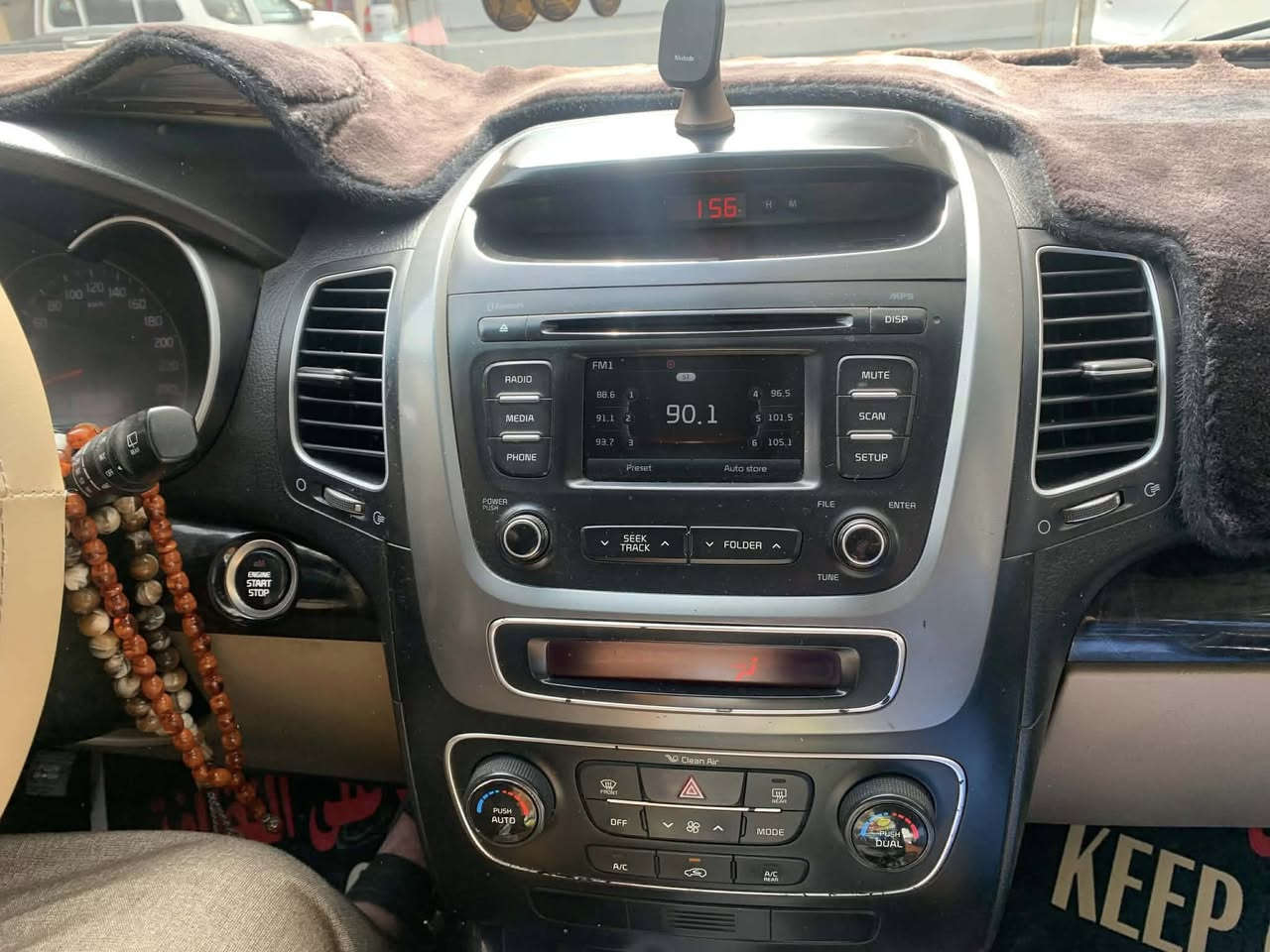 سورنتو بدون صبغ و معجون  ضربات خفيفه السيارة 2015 وارد خليجي نظيفه سته سلندر كل كهربائيات كامرات نوافذ تشتغل الاتصال على صاحب السياره واتساب *********** السعر 180 ورقه وبي مجال
