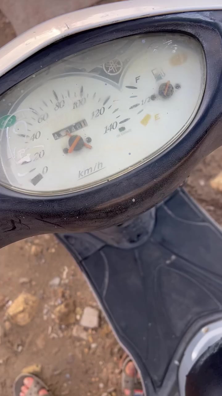 سلام عليكم دراجه بريز نوزل دراجه صارلهه 6 اشهر نزلتهه رمبه على ايدي دراجه جديده وخير من الله وبيهه بلكفرات ملاحضات بسيطه مكاني بغداد سعر (650)رقم لهاتف ***********
