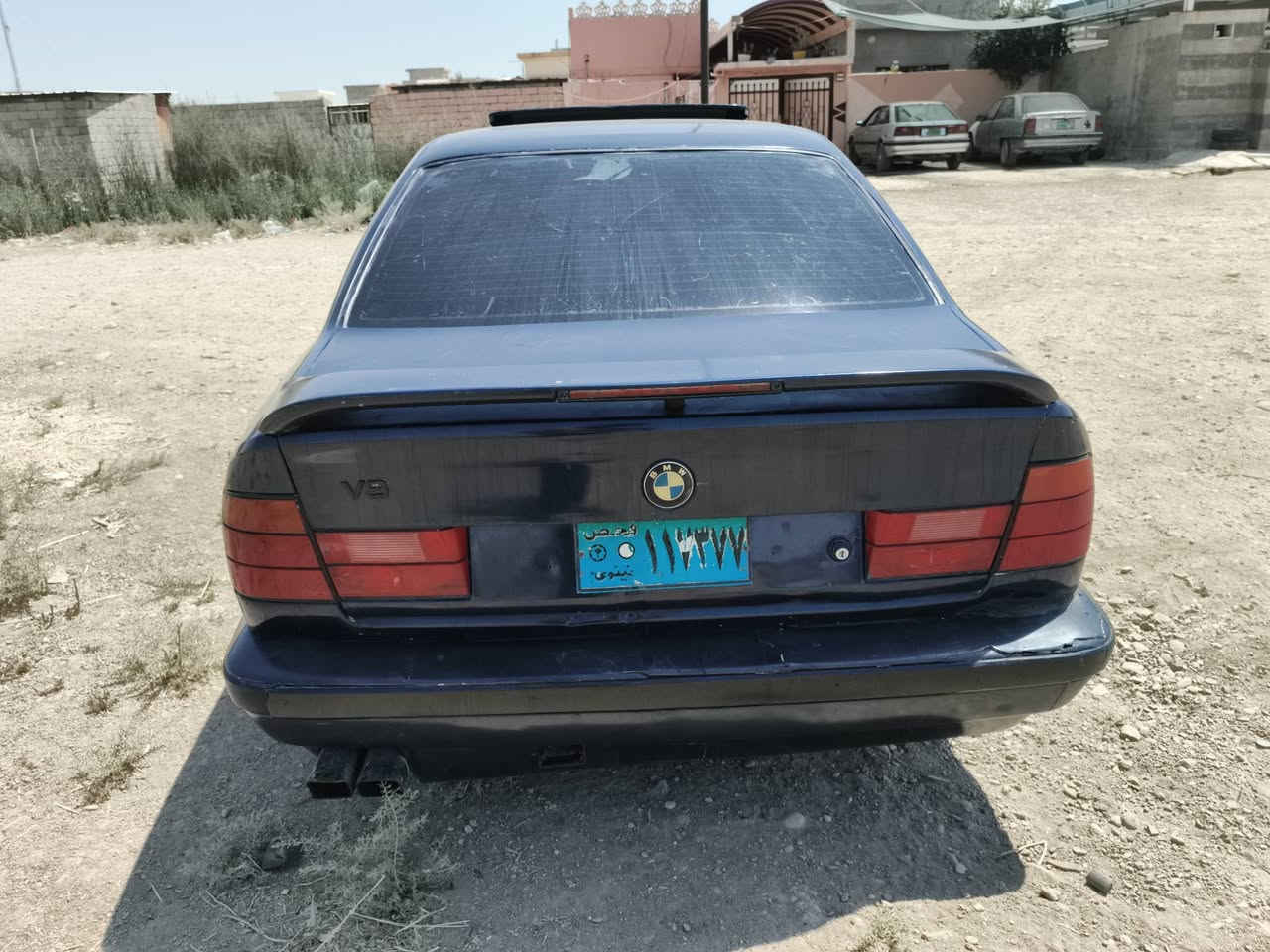 سلام عليكم بي ام  520 موديل 1992 كير عادي شرط محرك بيها صرف تايرات جديده طخم امامي خلفي جديد رقم نينوى فحص شرط تحويل منظومة تبريد وكمبريس كامل اربع جامات كهرباء سقفها موس سعر 25 ورقة وبيها مجال مكاني موصل سهل نينوى قرية بازوايا ***********
