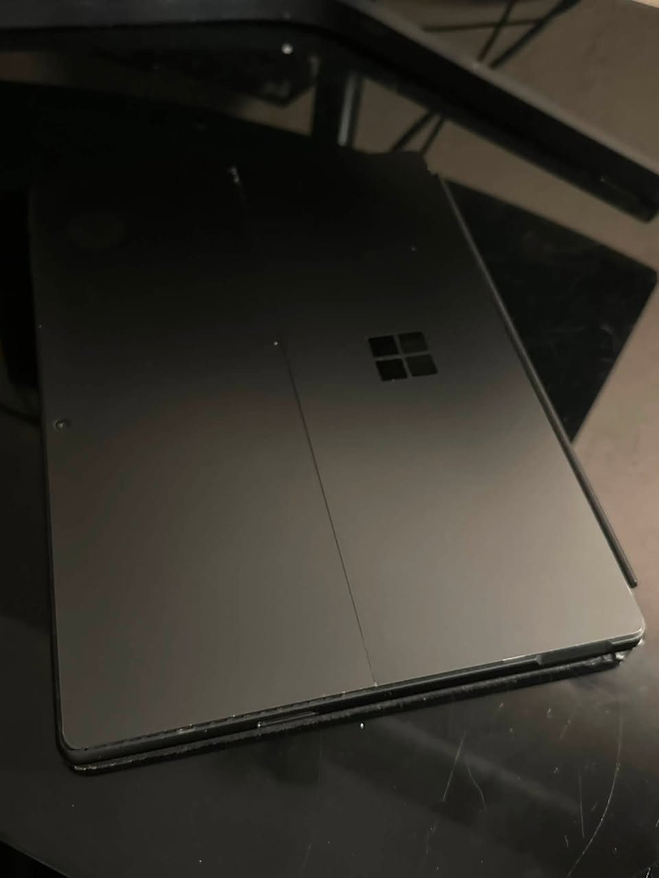 السلام عليكم، للبيع Microsoft Surface Pro 9 شاشة لمس مع الكيبورد (كيبورد قابل للفصل عن الشاشة) بحالة ممتازة، الجهاز نظيف ١٠٠٪؜ ويعمل بدون أي مشاكل
الجهاز slim و محمول portable بوزن خفيف جداً
 
CPU – Intel Core i5-1235U – 12th Gen Processor (Up to 4.4GHz)
RAM – 8GB LPDDR5 5200 MT/s
STORAGE – 256GB SSD
GPU – Intel Iris Xe Graphics
Display – 13” PixelSense Touch Display (2880×1920)
Features – 10-Point Multi-Touch + Pen Support
OS – Windows 11 64-bit

غراضه كاملة تجي وياه شاحنته و الكارتونة و كڤر متين اصلي من ماركة spigen

السعر مليون و مية. مكان بغداد بغداد الجديدة


**إذا كنت صاحب هذا الإعلان وتريد حذفه لأي سبب، رجاءا أرسل رسالة إلى الدعم الفني**