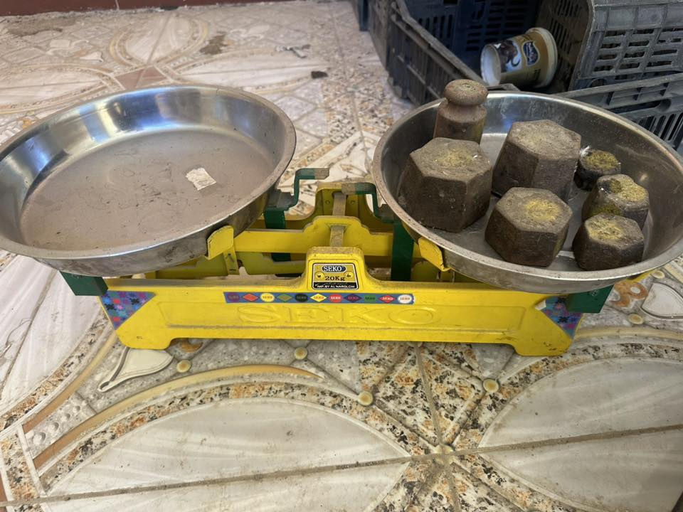 من رخصة الادمن المحترم مكاني السماوه الرميثه  ‏ تفاصيل  كاملة 👇👇
علوه  مخضر جاهزه   بس أغراض  بيع مستعجل     
3️⃣ ميوز العدد٧ (
5️⃣ ميزان كتروني ١٥٠ كيلو 
6️⃣ ميزان عادي ٤٠ كيلو 
7️⃣ ميز مكتب 
8️⃣ تصميم ديكور كلش حلو
  الأغراض كلها جدد    استعمال شهرين❓
 رقم  مكلف    *********** ‏وتساب أو اتصال 📞مليون و ٢٥٠ 👇👇
