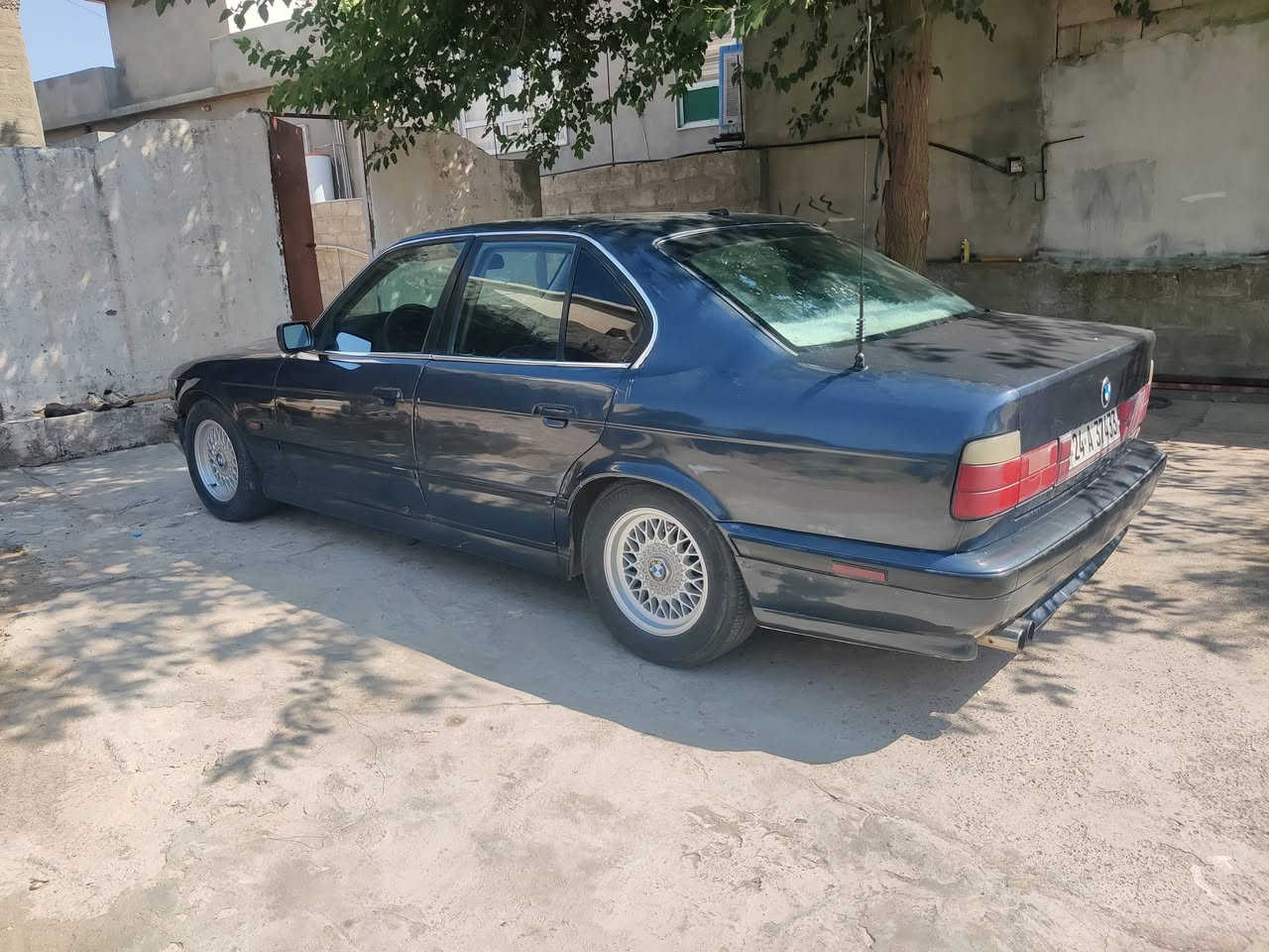 سلام عليكم هراجه بيع سريع 48$مجال بسيط bmw موديل 1994 525 بيلادي توماتيك رقم دهوك جديد بسمي
سلام عليكم هراجه بيع سريع 48$مجال بسيط bmw موديل 1994 525 بيلادي توماتيك رقم دهوك جديد بسمي 
 سنوية الى/ 2030
 جمات كهربائي دابل برشوت
 تبريد مركزي ثالج
السيارة عام جملية 
داخل جلد 
شاشة ايباد موبايل *********** اكو واتساب
بيها طربة خفيفا باب السايق من جوا خفيفة عنوان عقره
