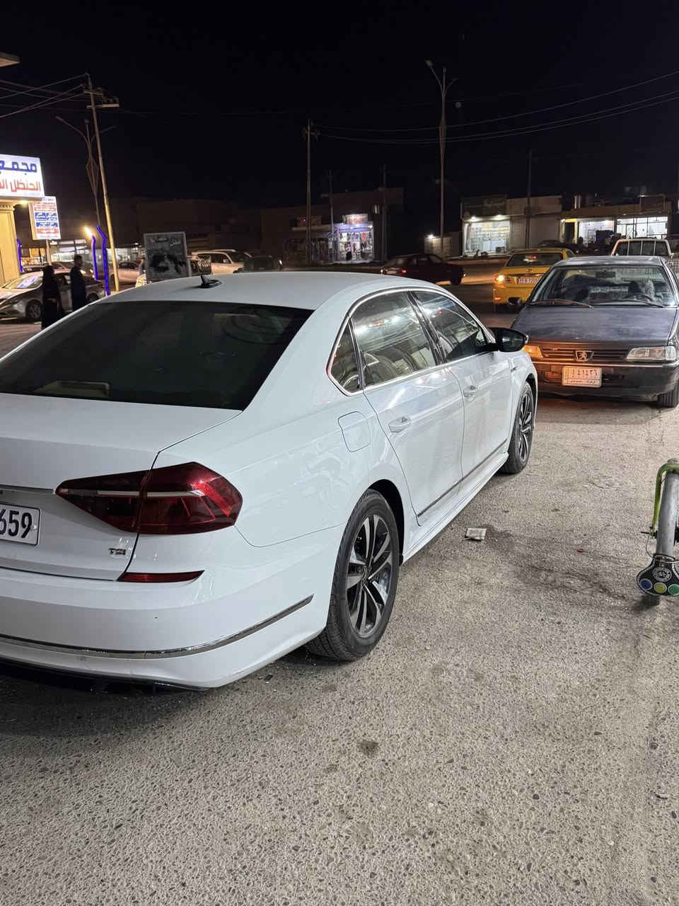 سلام عليكم باصات موديل 2017محرك 18تيربوو سياره بيها باب السايق صبغ ونص البونيد بدون داخل وبدون ايربك سياره بسمي وبطاقه بانزين السعر 148رقم الموبايل ***********
