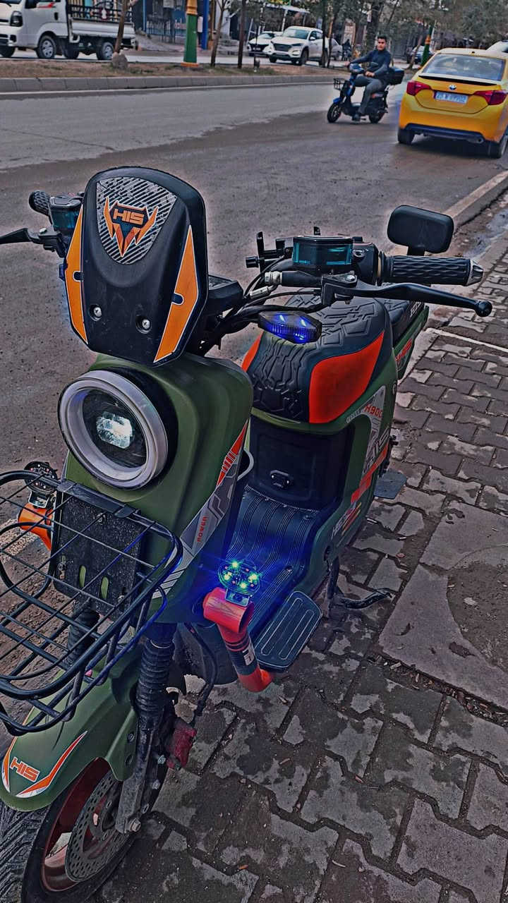 سلام عليكم ماطور شحن للبيع
سبب البيع عندي مريض
باسكيل شحن 
نوع h900 باب اول 
فول مواصفات 
نضام بك 
سرعه 99 
بطاريه خير من الله 
اربع سرع 
ماطور جديد 
زنون
Led
مستعجل ع بيع 
سعر 360 وبي مجال حك جيه 
***********
