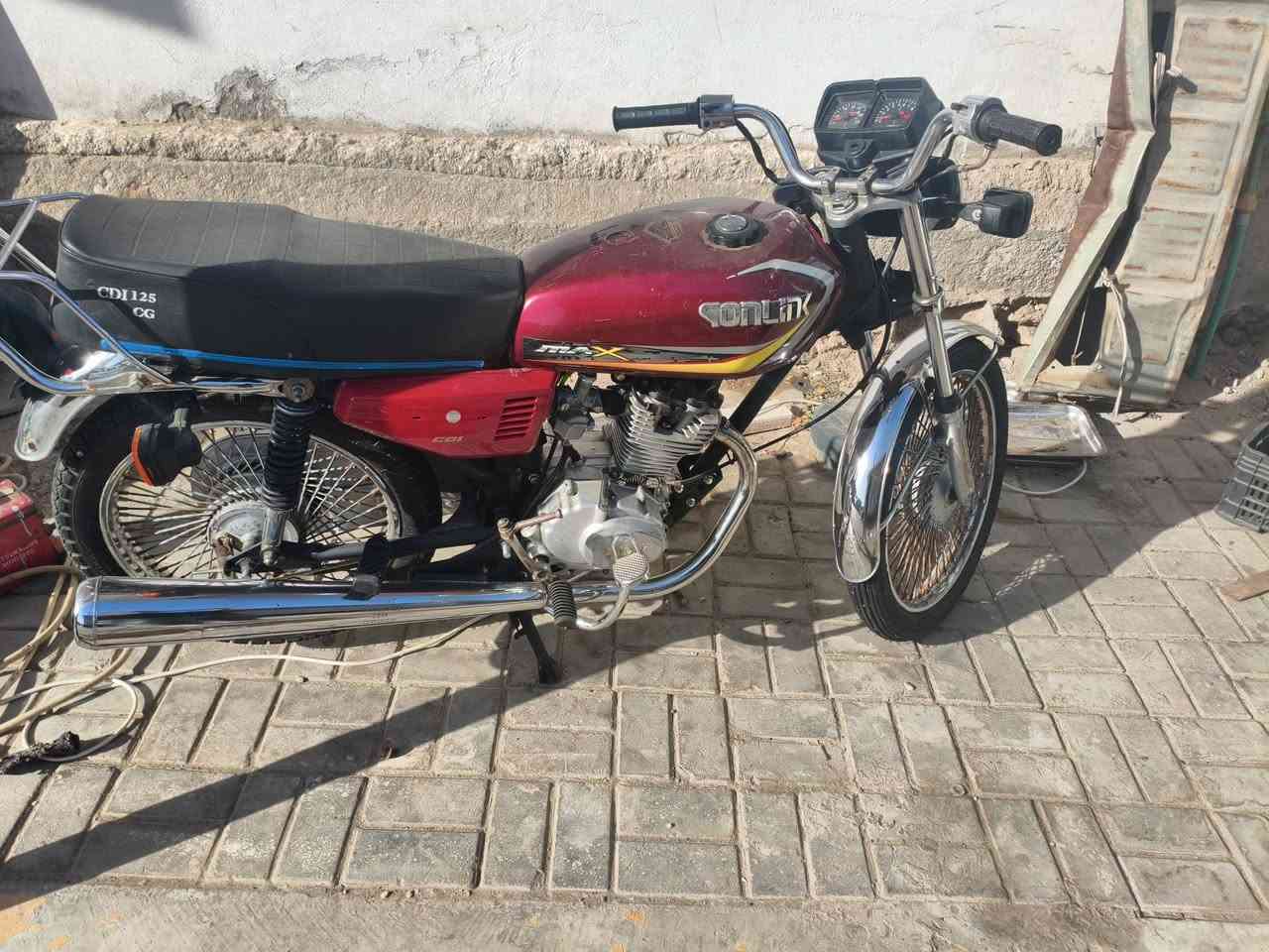عندي اربعه كير نوع تايكر موديل 22 اوراق سكنر الدراجه كله تعمير جديد مرتبه كلش سعرها 550 وبيها مجال قليل ***********

