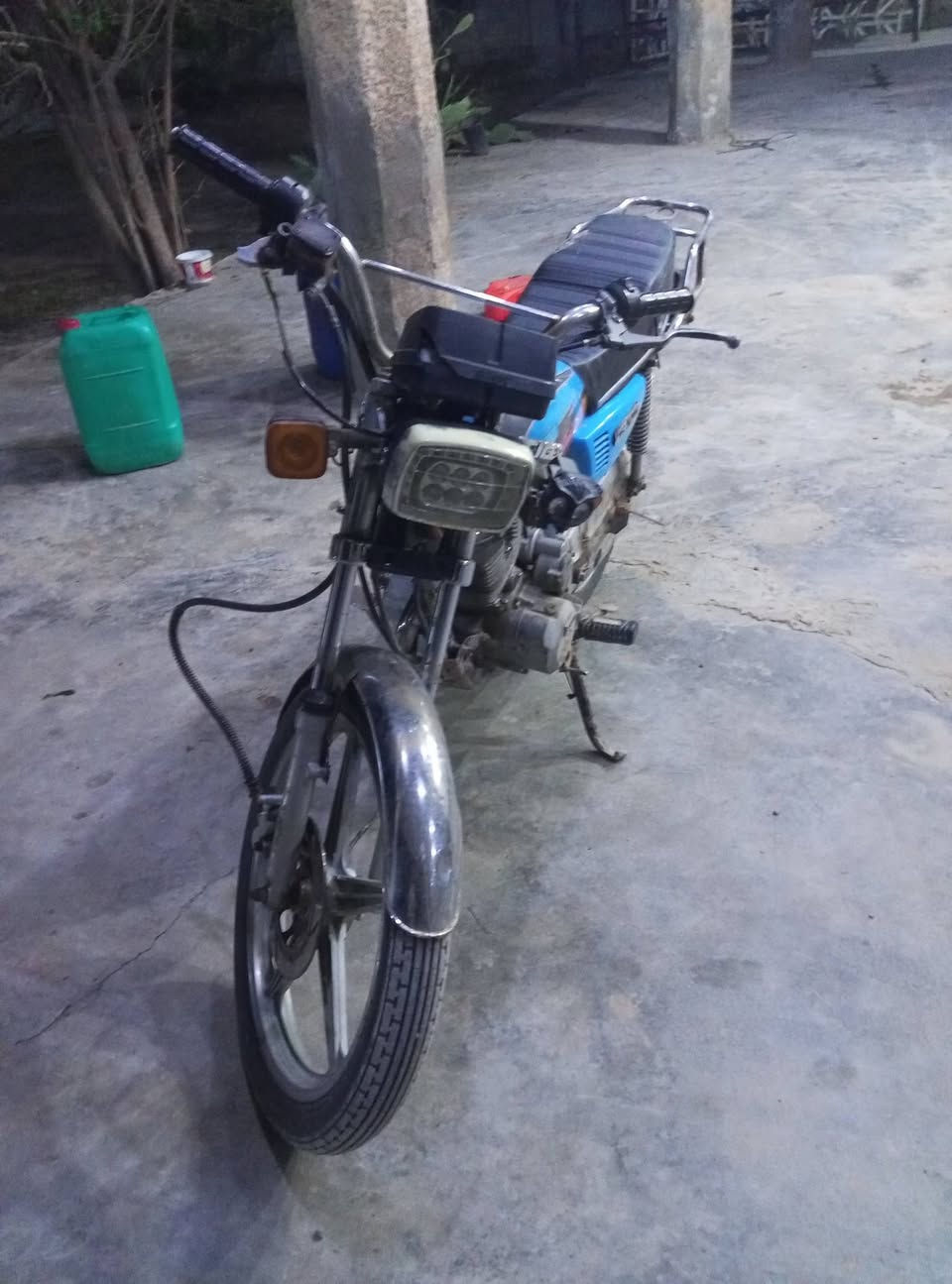 للبيع دراجة يراني محرك سيفان 5كير مجفت جديد بس والفات موديل 2021.  السعر 300وبيهة مجال 
بغداد النهروان ***********
