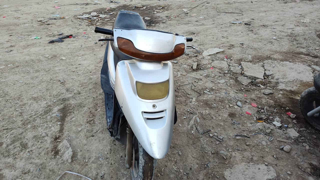 دراجة للبيع
السعر 150 و بيها مجال قليل 
الدراجة كاملة و شغالة 
نقصها باتري 
المكان بعقوبة 
***********
