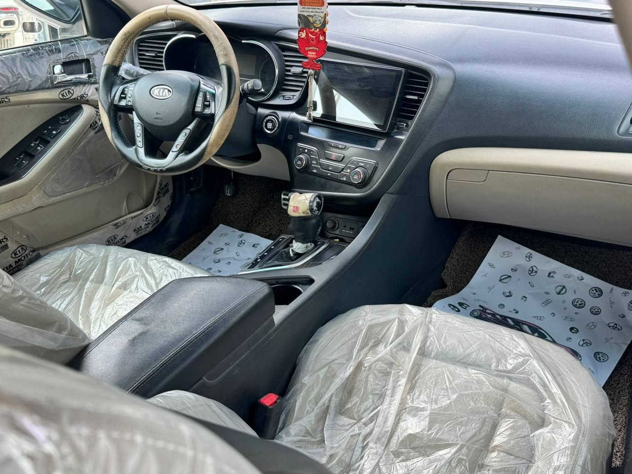 اوبتما ٢٠١١ ابيض صدفي- محرك ٢٤٠٠دوش
ماشيه ١٨٥،٦٠٠
المواصفات/بصمه- شاشه وكامرة خلفيه- تحكمات ستيرن- اشاير مري - مري شفط-جام اوتو
رقم اربيل الجديد السنوية تنتهي ٢٠٢٦ شهر الخامس 
كير ومحرك مكفولات
ماكو ضرر لا صبغ ولا بارد 
مكان السيارة بغداد 
السعر 13,000$
رقم الهاتف / ***********
