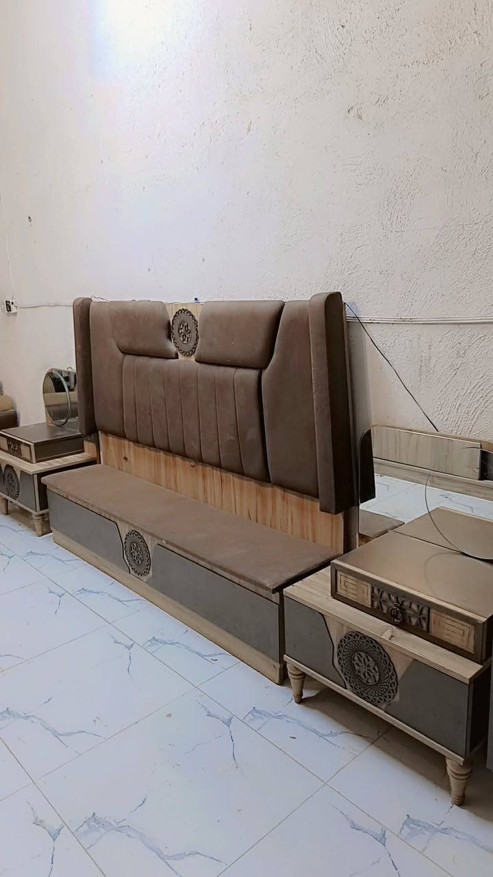 غرفه 8 قطع فول نضافه وياها دوشك هديه السعر 700 مكانه حي رحمه توصيل مجاني 
داخل النجف


**إذا كنت صاحب هذا الإعلان وتريد حذفه لأي سبب، رجاءا أرسل رسالة إلى الدعم الفني**