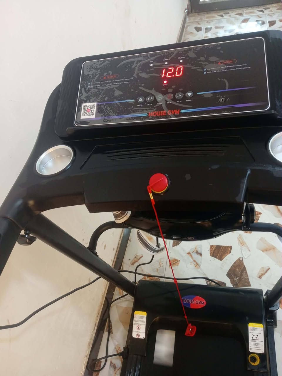 السلام عليكم جهاز جري جديد للبيع صارلي شهر واحد من اشتريته السعر 350الف وبي مجال  بسيط رقمي *********** بغداد الغزاليه
