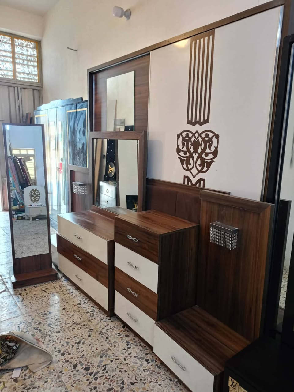 غرفة تركي 🇹🇷 
مستخدام 👉✨
7 قطع  ✨✨
نضافه 90 💯
نظام سلايت 💖
السعر 450💖💸
مع شد🪛 ونقل 🚚  مجاني  داخل بغداد  محافظات بكروه


**إذا كنت صاحب هذا الإعلان وتريد حذفه لأي سبب، رجاءا أرسل رسالة إلى الدعم الفني**