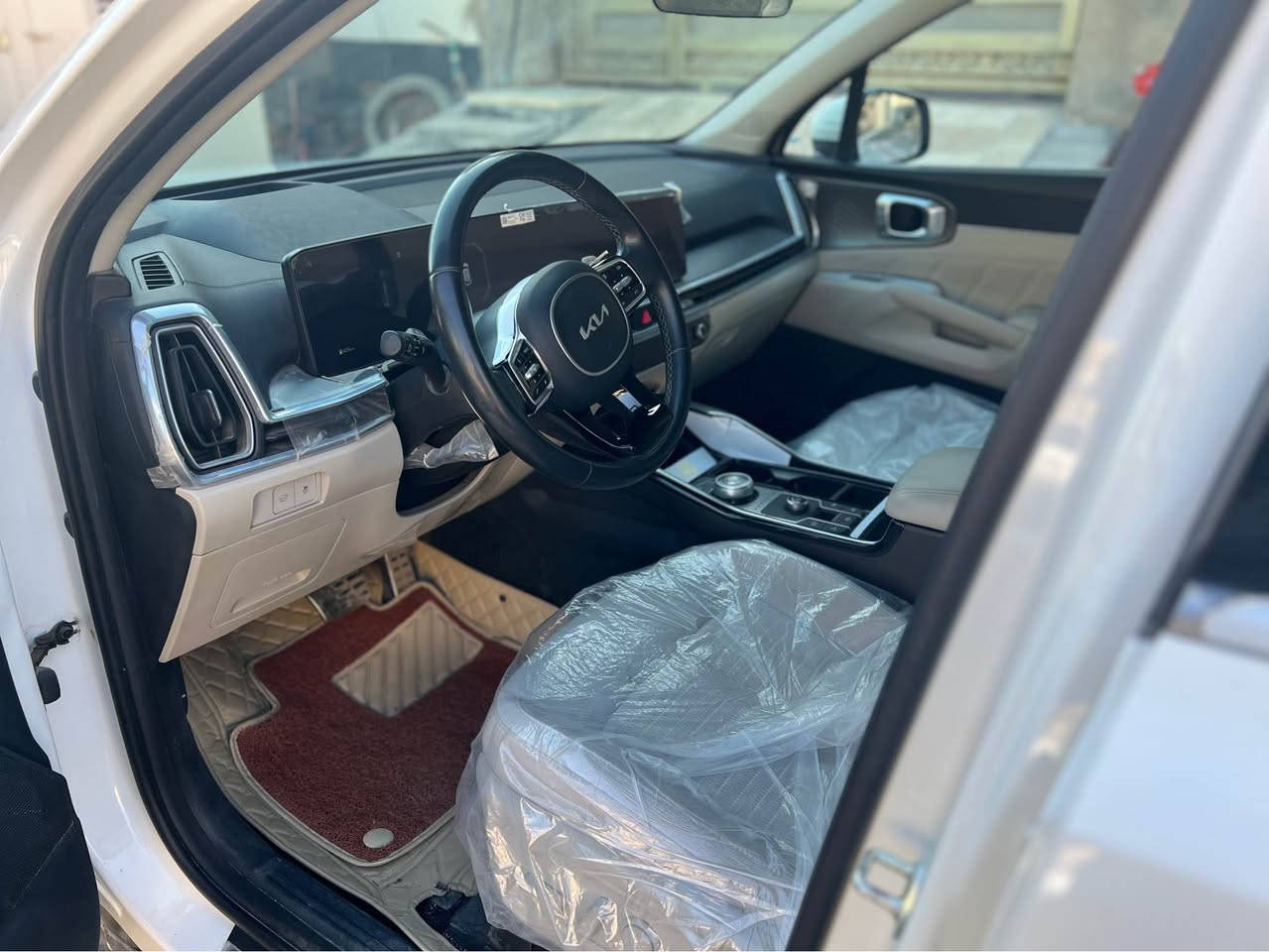 كيا سورنتو موديل 24 وارد خليجي مكفولة بس بيه طخة باب السائق ومعمرة السيارة جديدة جداً بحالة الوكالة ماشية قليل 17 الف ستة سلندر سبعة راكب هواي مواصفات بيه
للاستفسار *********** ناصرية, ذي قار

