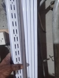 رف جداري • ٢٥م • قليل الاستعمال