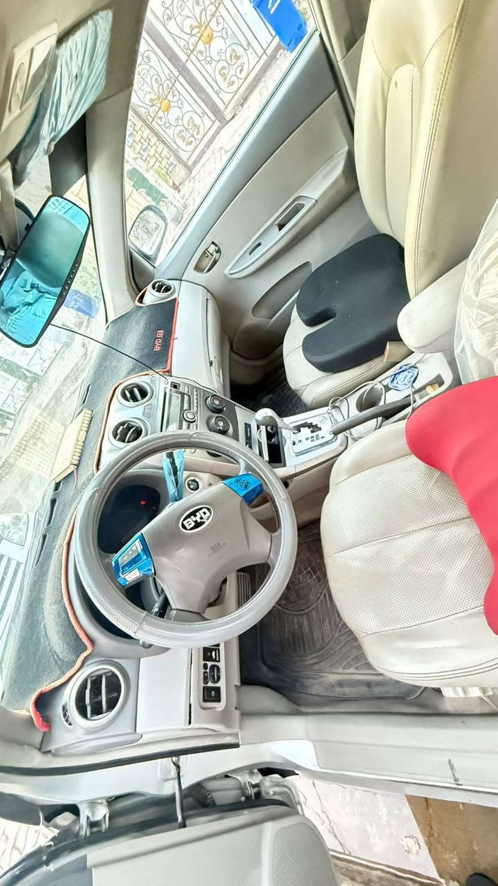 السلام عليكم  Pwd G3مكفوله من الضربه والصبغ  زوج تايرات جدد مكينه نظيفه تبريد  بيه شخوط بلدعاميه  كما موضح بلصور   *********** بغداد حسينيه الراشديه   سعر ٦٣    موديل ١٣
