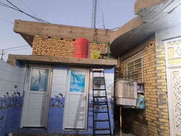 بيت البيع كوت جديده مساحه 200متر غرفتين وصاله ومطبخ وستقبال صحيات داخليه خارجيه مرقم من قسم البلديه سعر 65وبي مجال ستفسار ***********
