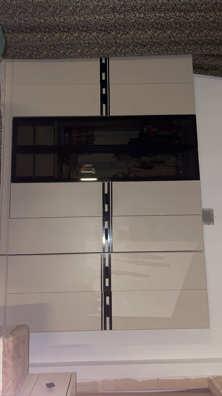 غرفه تركي نظيفه جدا استعنال شهر فقط 
6 قطع مخزن سرير  كنتور 8 باب سعر 500 قفللل مابيها مجال سبب البيع سفرر


**إذا كنت صاحب هذا الإعلان وتريد حذفه لأي سبب، رجاءا أرسل رسالة إلى الدعم الفني**