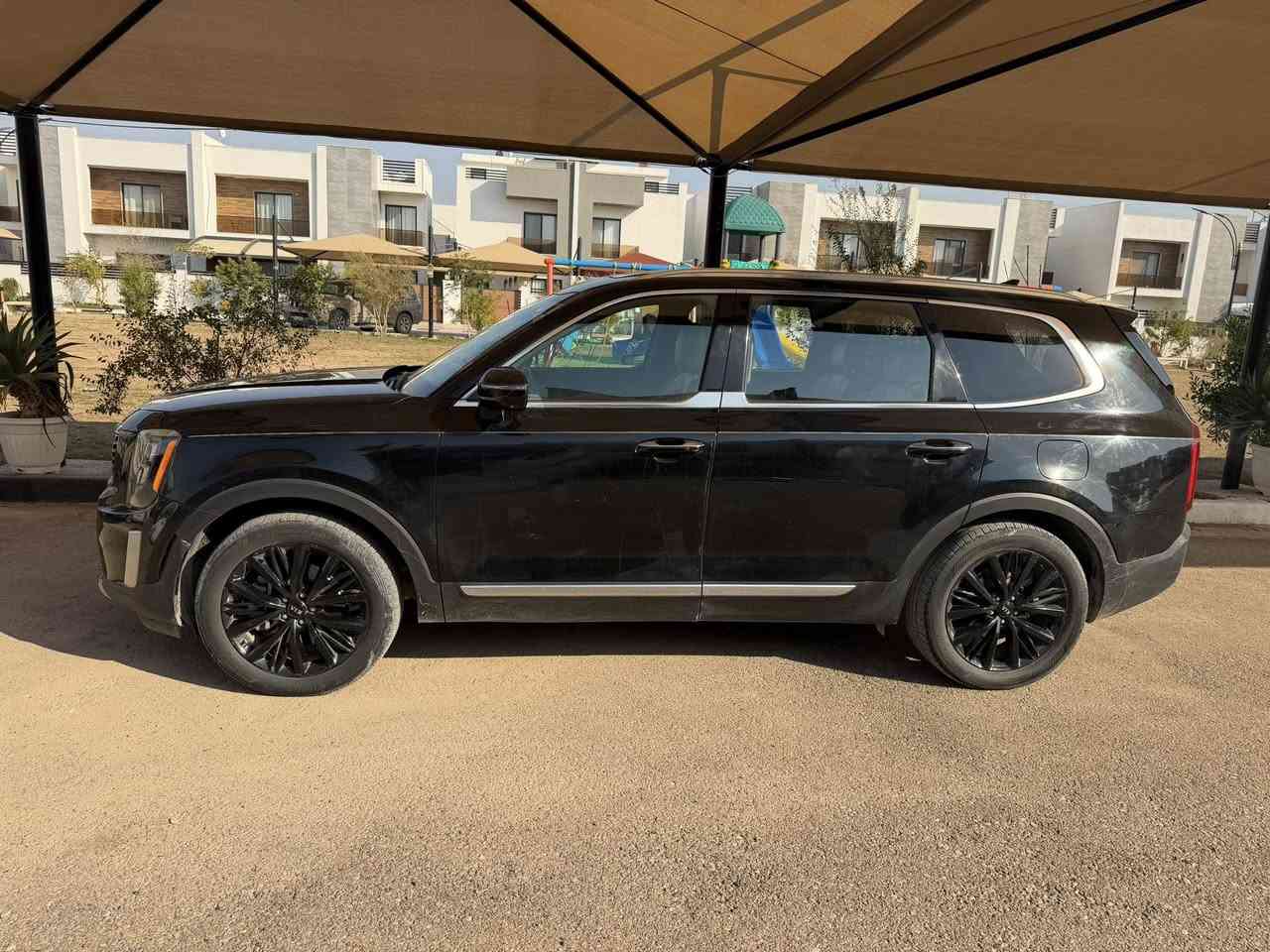 ◦	كيا تيلورايد sx اعلى فئه موديل ٢٠٢٠ فول مواصفات
◦ رادار امامي وخلفي..
 ◦ اربع كاميرات..
 ◦ حساسات امامي خلفي..
 ◦ اوتوا بريك امامي وخلفي..
 ◦ نقاط عمياء..
 ◦ تدفئه تبريد مقاعد..
 ◦ وباقي المواصفات الأساسية الي موجوده بكل التيلورايد..
 ◦ الضرر الصندوق الخلفي مع جزء من الجاملخ الخلفي..موجود رقم الشاصي للتأكد..

 ◦ للتواصل واتساب فقط
 ◦ ‏***********
