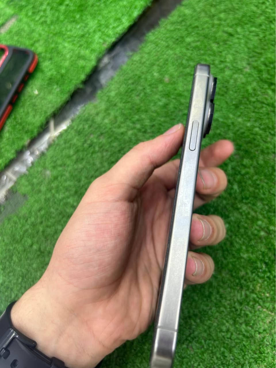 ايفون 15 pro max
ذاكره 256 

بطاريه 88 ‎%‎

نظافه 100

ماستر كامل ملحقاته 

السعر مليون وخمسن الف

وبي مجال قليل

***********

او مراوس بآيفون 15 عادي او 14 وينطي فرق
