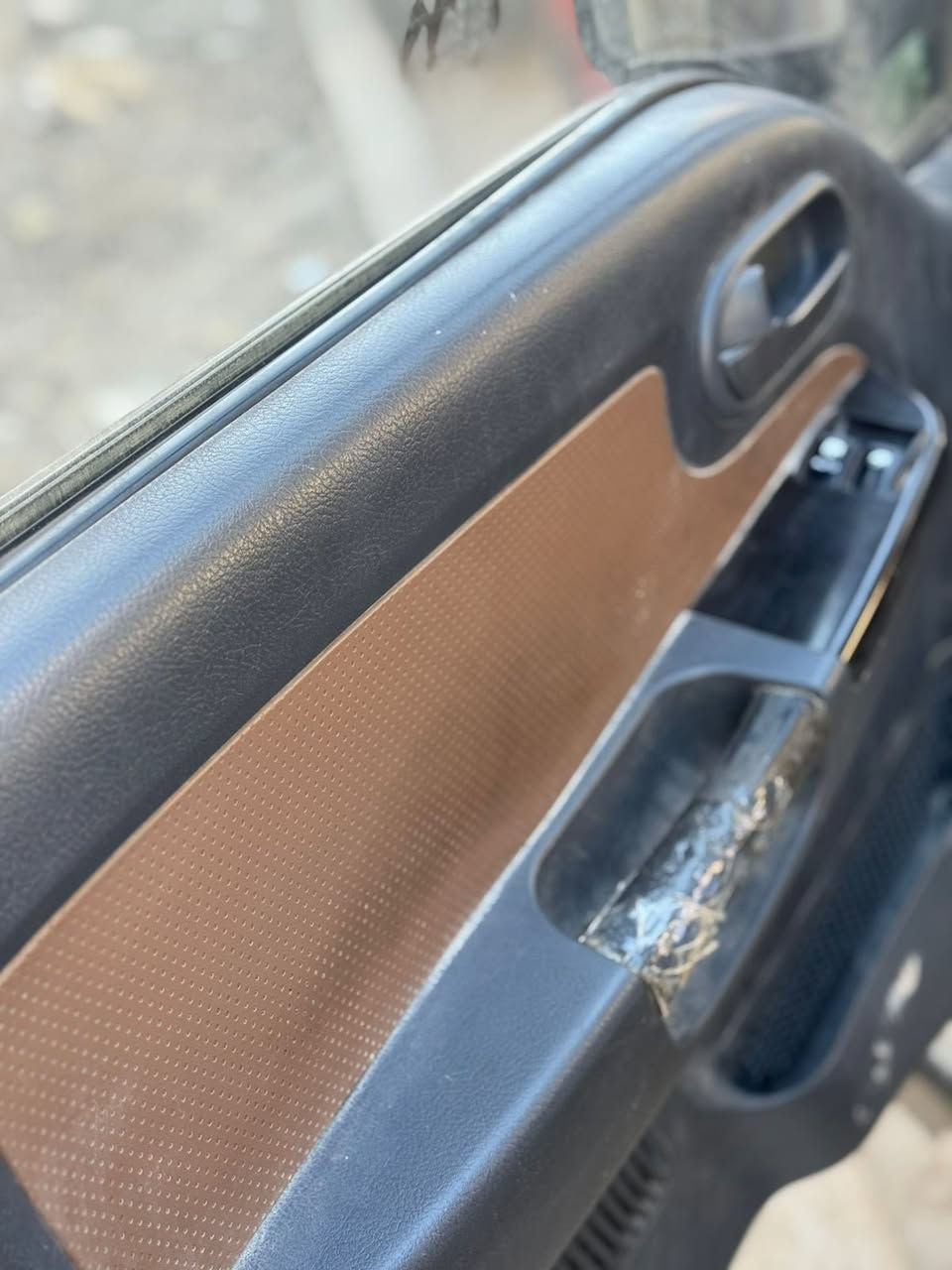 � كيا حمل 2018 للبيع
• السيارة باسمي ثاني يوم تحويل
 • مصفّرة من كلشي
 • مكينة وكير نعمة من الله
 • كهرباء كاملة
 • بيها ضربة خفيفة بالباب وممبينه
 • شغل وتوكل، جاهزة للعمل فوراً

💰 السعر: 125 (بيه مجال للجادين)

📞 للاستفسار مراسلة ***********
