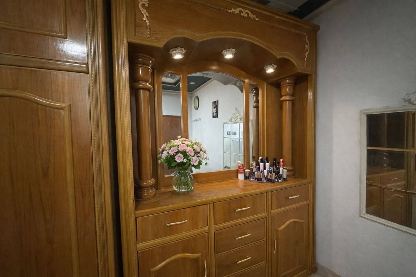 غرفة تسگام ضخمه وجديده ٤ ملايين وبيها مجال عنوان النجف - كوفه
***********
