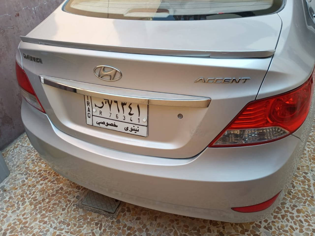 هونداي اكسنت 2012 
صبغ 4 قطع بدون دواخل
سعر 88 ورقة غرامة ورقتين تنزل من السعر للاستفسار الاتصال ع الرقم ***********
ملاحظة الاتصال من الساعة 1ظهرا حتى الساعة 6 مساءآ

