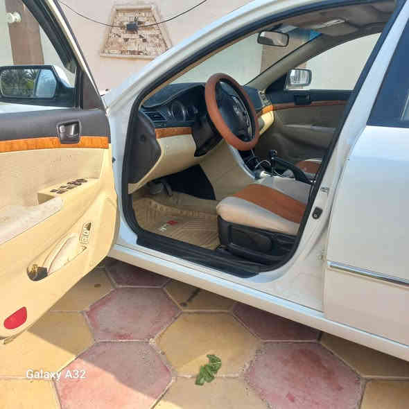 سونات ٢٠١١ رقم بغداد خليجي مفوله فول فتحه سقف تحكم ستيرن جهتين اشاير بالمري داخل صاجي ضررها جاملغ الخلفي عكس السايق سبب خدوش مابيها دكت جاكوج تخم تاير جديد صدرها الخلفي والامامي جديد 
تبريد ثلج يعني السياره جاهزه من كلشي مابيها اي نقص 
السعر ١٣٠ قفل 
رقم الهاتف ***********
