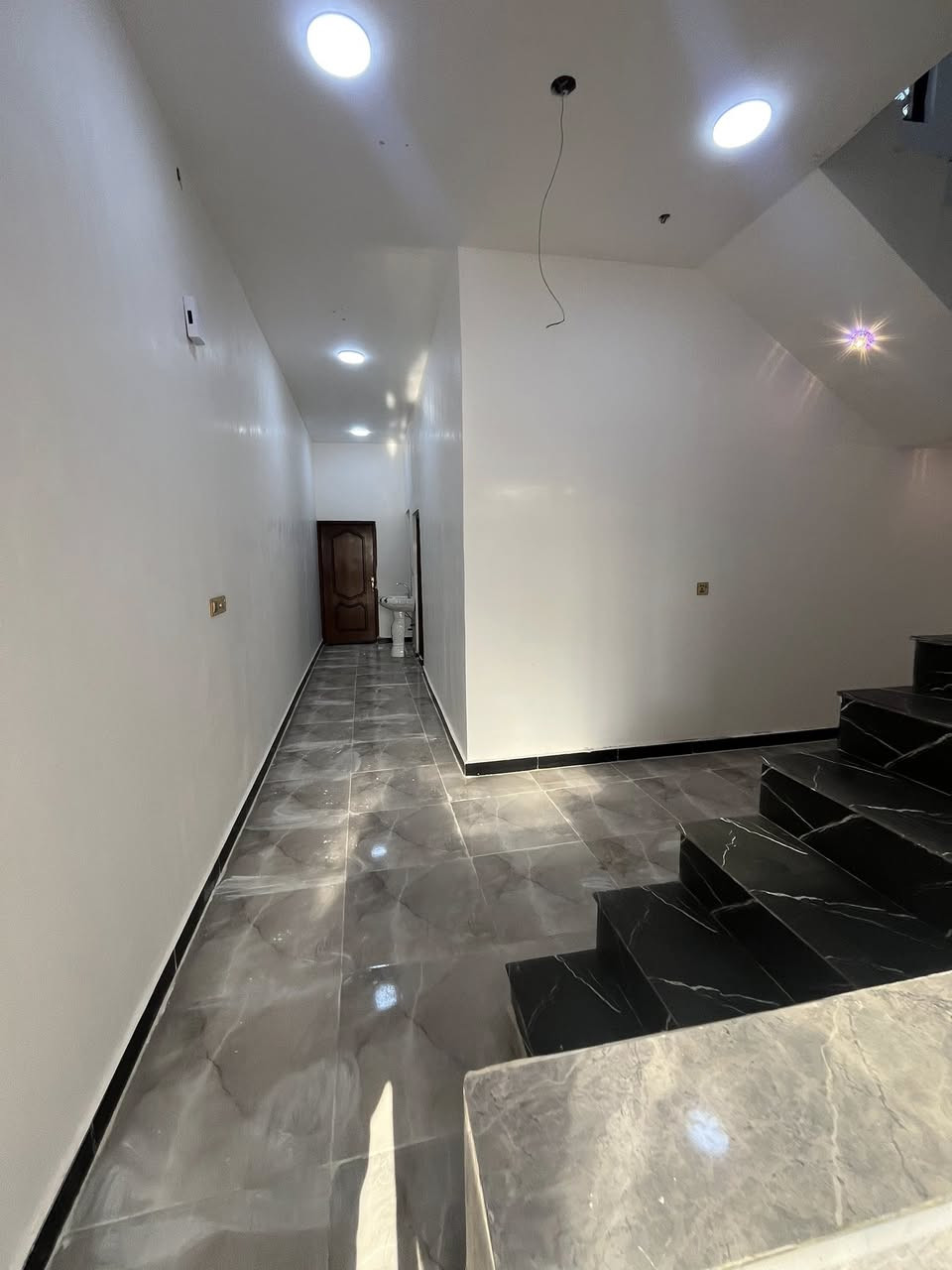 بيتين  البيع البيع مساحه لبيت واحد  120 عنوان البصره شط العرب شارع صقر غريب ع مدارس صقر سعر راح يكون 55 وبيهن مجال الافتفسار اكثررر اتصل ***********
